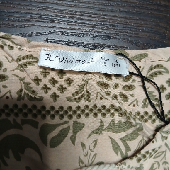 Chic Beige Patterned Long Sleeve Dress - Picture 2 of 13